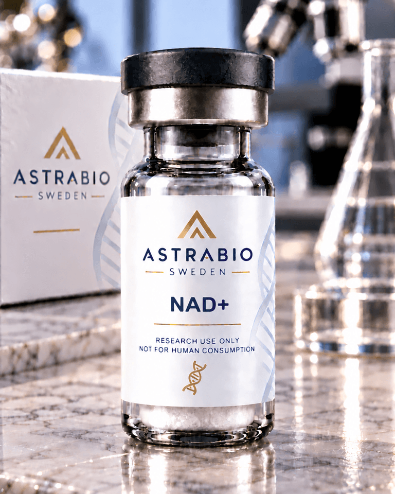 NAD+-vial med AstraBio Sweden-etikett i laboratorium